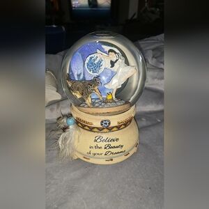 The Bradford Exchange Robin Koni Mystical Dreams Wolf Art Light Up Glitter Globe
